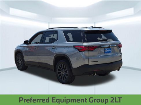 Used 2023 Chevrolet Traverse RS FWD image 4