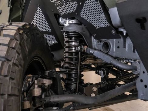 Used 2024 Jeep Wrangler Unlimited Rubicon w/ Technology Group image 32