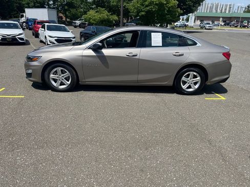Used 2022 Chevrolet Malibu LS w/ LPO, Convenience Package 2 FWD image 4