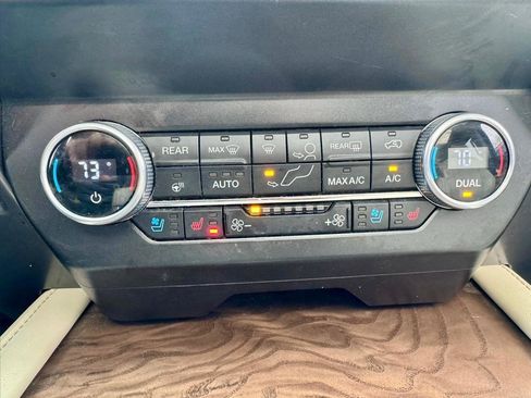 Used 2020 Ford Expedition Platinum image 45