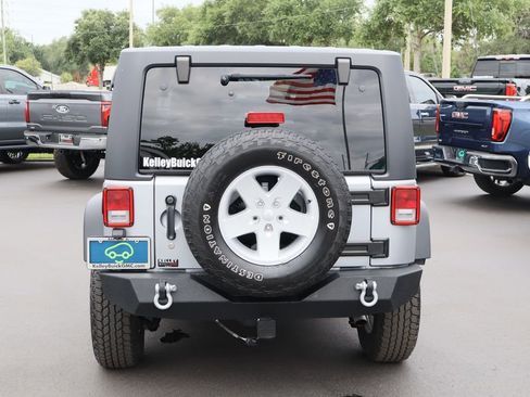 Used 2018 Jeep Wrangler Sport AWD/4WD image 8