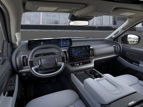 New 2025 Ford Expedition Platinum w/ Platinum Ultimate Package image 9