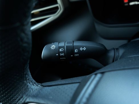 Used 2023 Toyota Sequoia Limited image 24