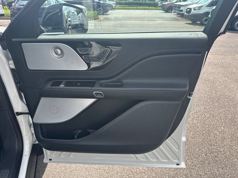 New 2026 Lincoln Aviator Reserve AWD/4WD image 15