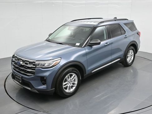 Used 2025 Ford Explorer Active image 42