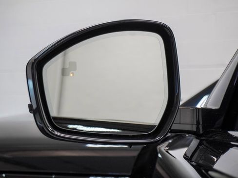 Used 2022 Land Rover Range Rover Velar S image 45