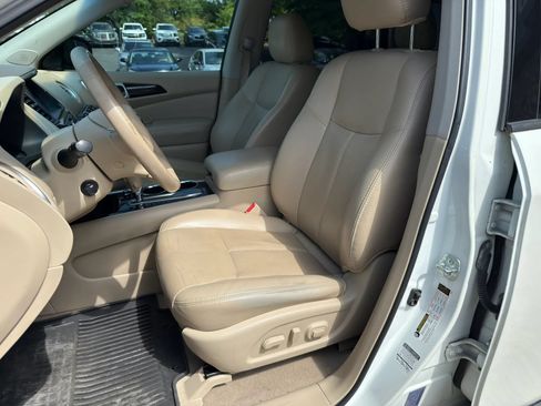 Used 2015 Nissan Pathfinder Platinum FWD image 17