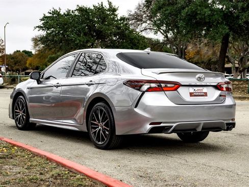 Used 2024 Toyota Camry SE image 7