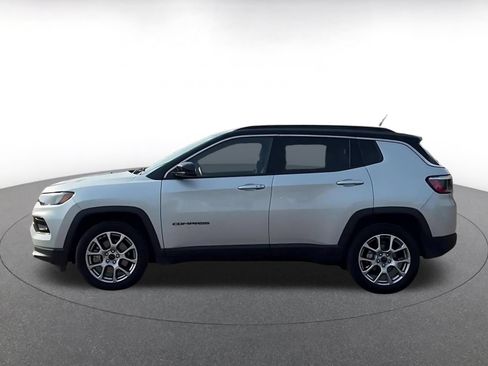 Used 2025 Jeep Compass Limited AWD/4WD image 7