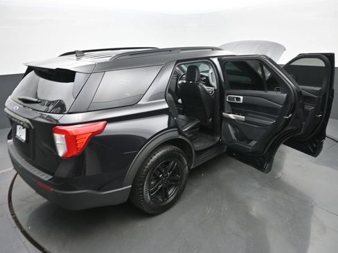 Used 2021 Ford Explorer XLT w/ Equipment Group 202A AWD/4WD image 51