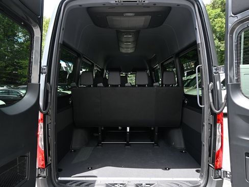 Used 2025 Mercedes-Benz Sprinter 2500 image 30