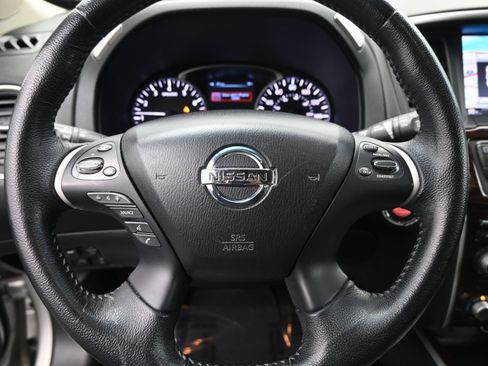 Used 2013 Nissan Pathfinder Platinum image 11