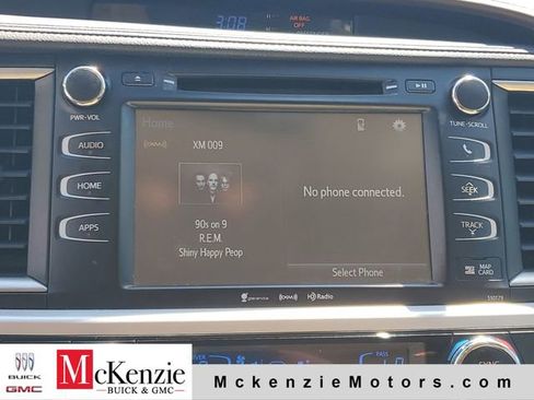 Used 2018 Toyota Highlander XLE FWD image 19