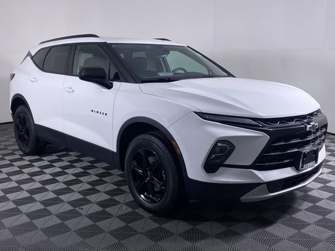 Certified 2024 Chevrolet Blazer LT w/ Convenience Package image 19