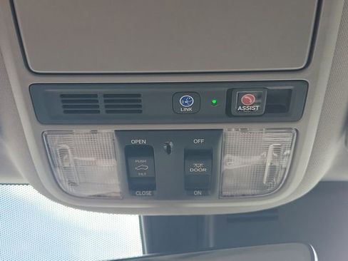 Used 2019 Honda Pilot Touring image 25