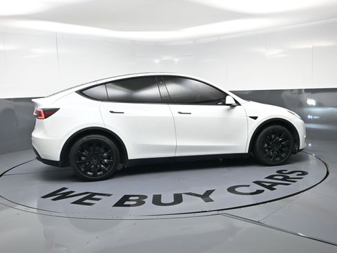 Used 2021 Tesla Model Y Long Range AWD/4WD image 10