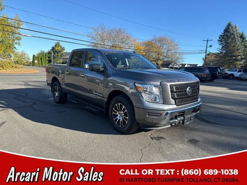 Used 2021 Nissan Titan SV w/ SV Convenience Package image 7