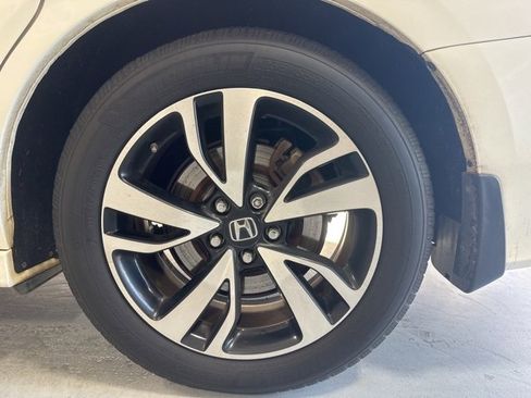 Used 2018 Honda Odyssey Elite image 9