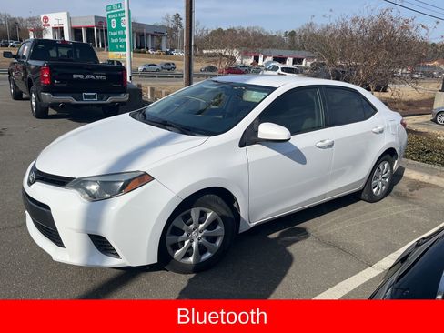 Used 2016 Toyota Corolla LE image 2