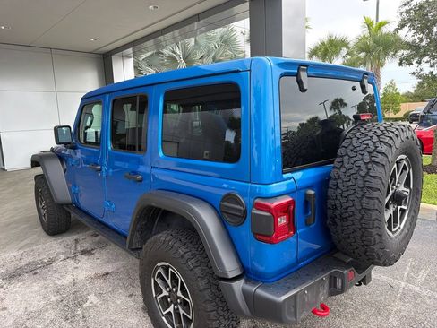 Used 2025 Jeep Wrangler Unlimited Rubicon w/ Safety Group AWD/4WD image 4