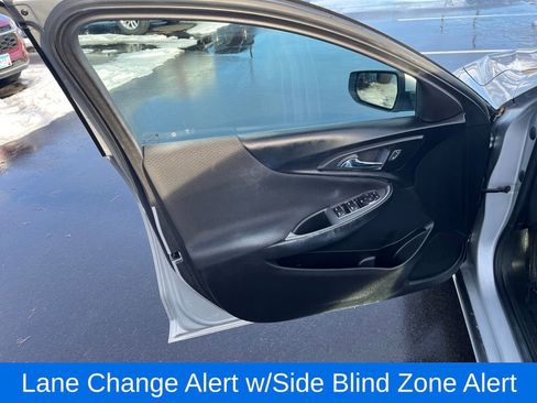 Used 2022 Chevrolet Malibu RS image 13