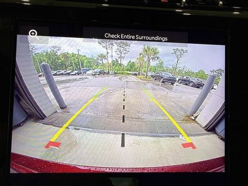 Used 2023 Jeep Grand Cherokee Laredo RWD image 22
