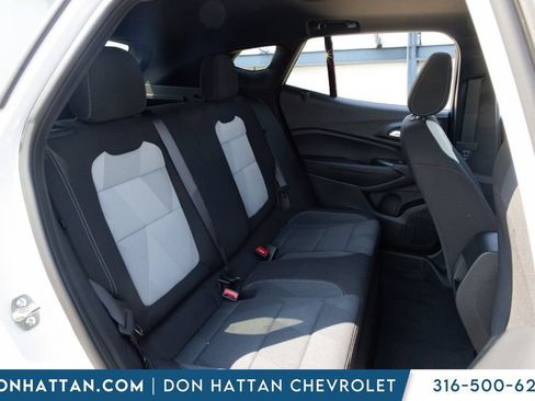 New 2026 Chevrolet Trax RS w/ Sunroof Package FWD image 18