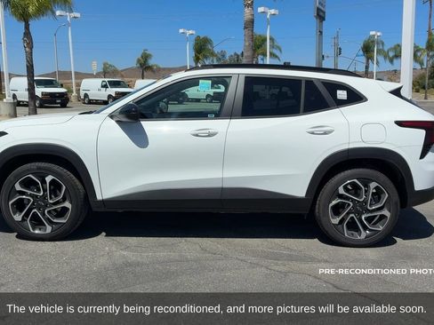 Used 2026 Chevrolet Trax RS FWD image 9