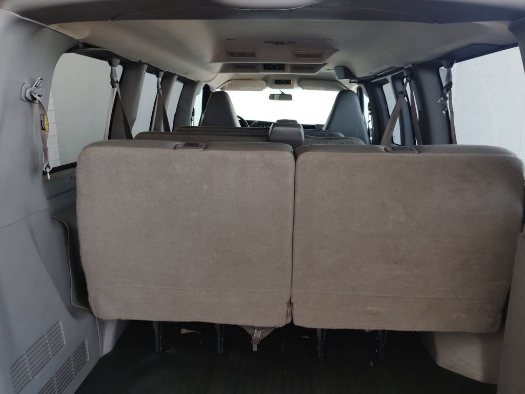 Used 2017 Chevrolet Express 2500 LS RWD image 19