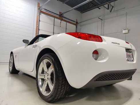 Used 2007 Pontiac Solstice Convertible w/ Premium Package image 21