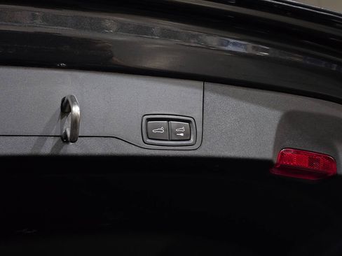 Used 2022 Porsche Taycan 4 Cross Turismo image 33