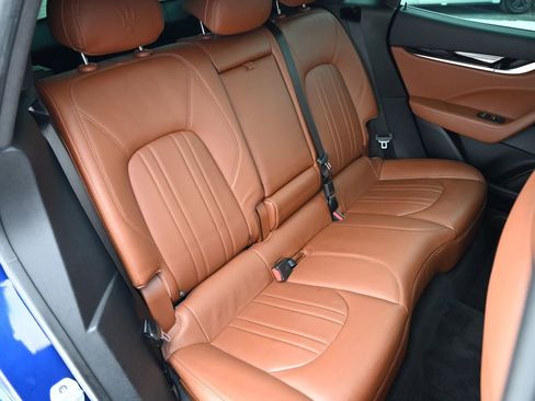 Used 2020 Maserati Levante image 47