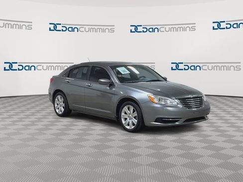Used 2012 Chrysler 200 Touring w/ Cold Weather Group FWD image 2