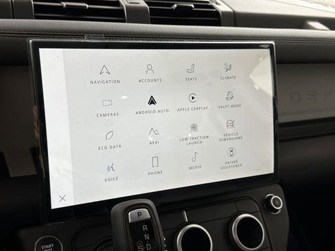 New 2026 Land Rover Defender 110 X-Dynamic SE image 19