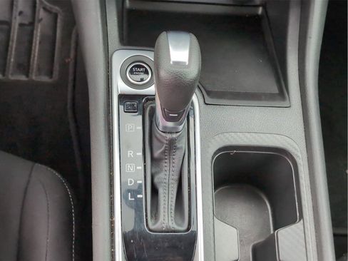 Used 2024 Nissan Sentra SV FWD image 18