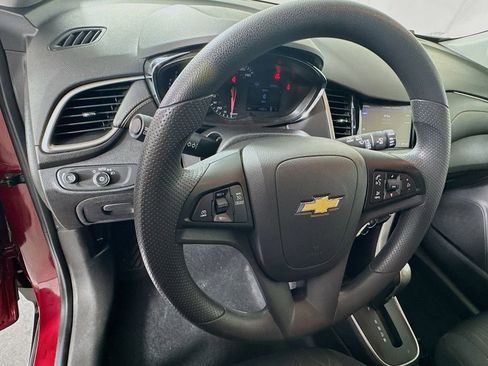 Used 2020 Chevrolet Trax LT image 11