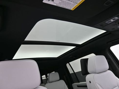 New 2025 Chevrolet Suburban Premier image 46