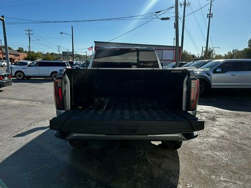 Used 2024 GMC Sierra 2500 AT4 image 15