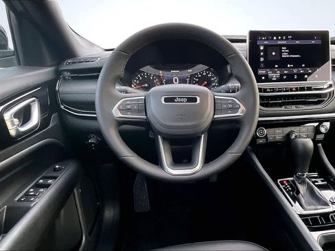 New 2026 Jeep Compass Latitude image 15