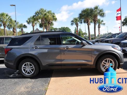 New 2026 Ford Explorer Active w/ Active Comfort Package RWD image 6