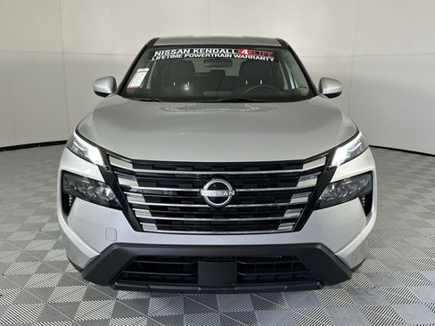 Certified 2024 Nissan Rogue SV FWD image 3