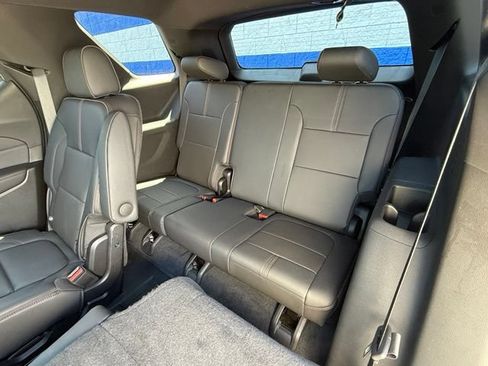 Used 2023 Chevrolet Traverse RS w/ LPO, Floor Liner Package AWD/4WD image 19