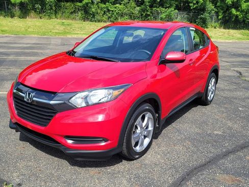 Used 2018 Honda HR-V LX image 5