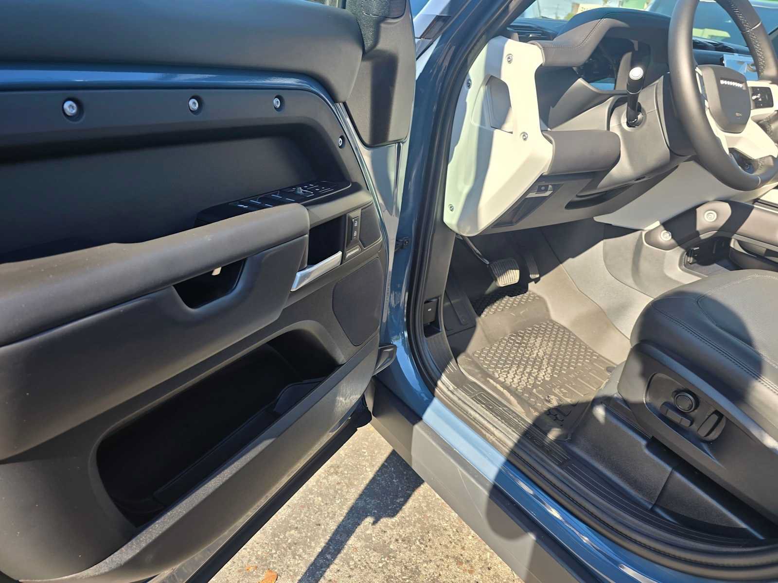 New 2026 Land Rover Defender 110 S AWD/4WD image 21