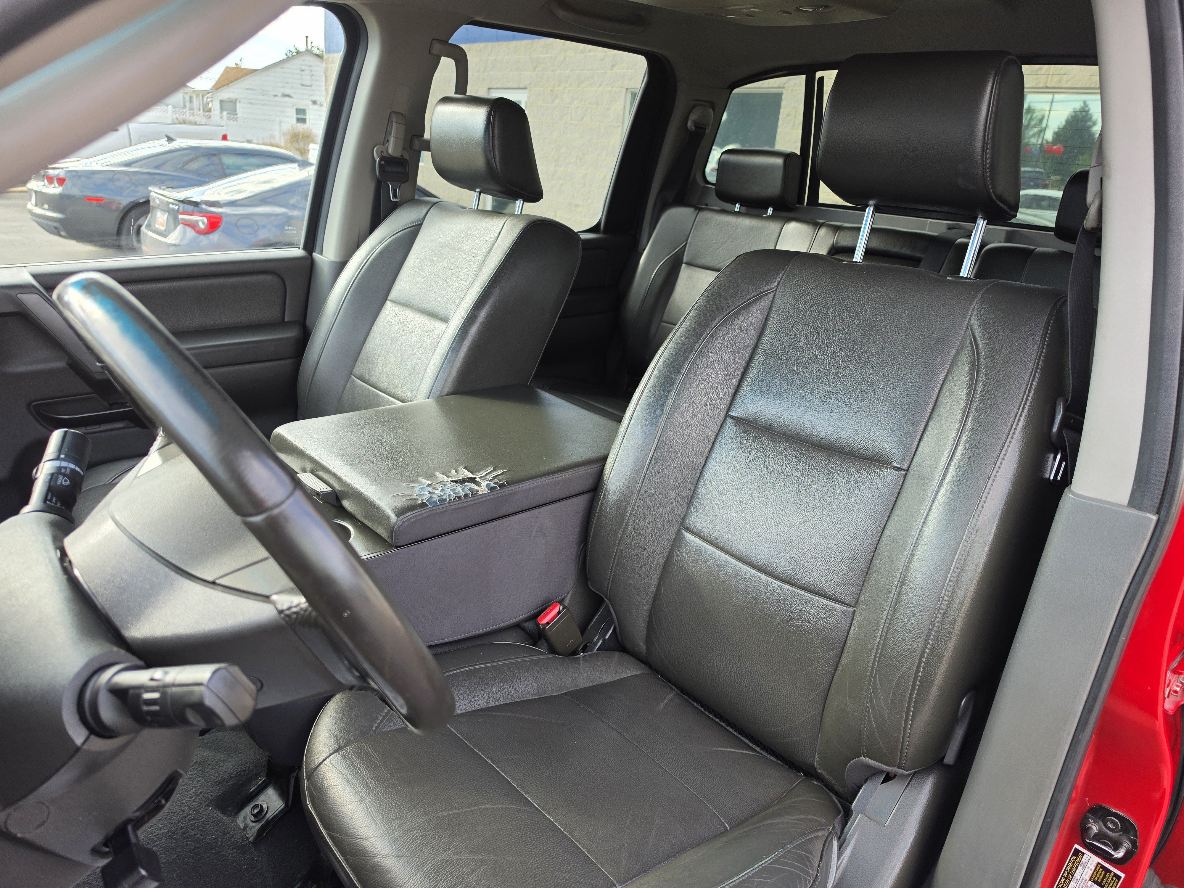 Used 2007 Nissan Titan LE w/ Tow Pkg AWD/4WD image 13