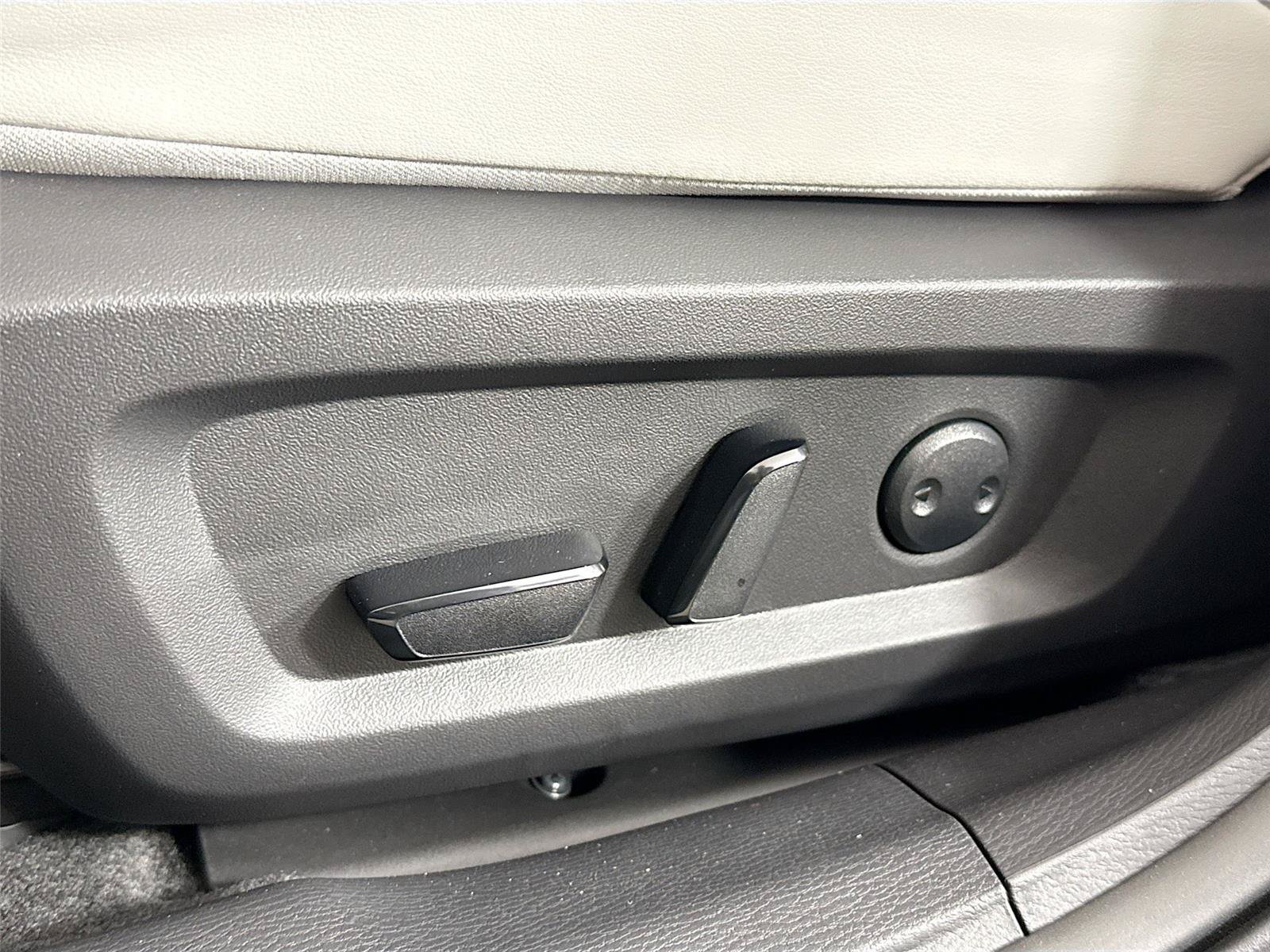 New 2026 Mitsubishi Outlander SE AWD/4WD image 3