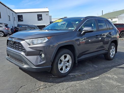 Used 2020 Toyota RAV4 XLE w/ Convenience Package image 3