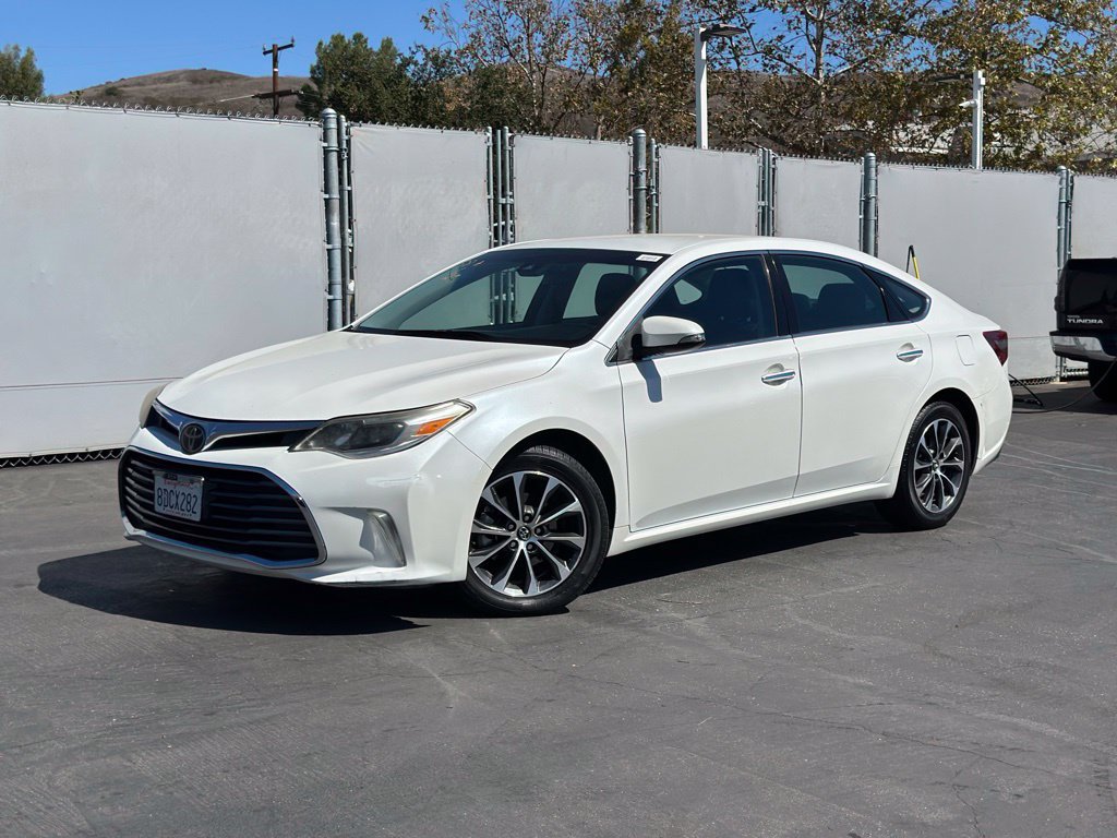 Used 2018 Toyota Avalon XLE w/ Preferred Accessory Package FWD image 1