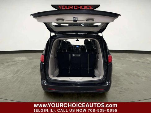 Used 2021 Chrysler Voyager Lxi FWD image 5