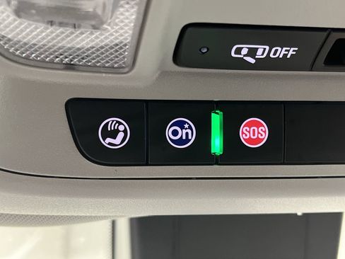 Used 2023 Chevrolet Equinox LT w/ Driver Convenience Package image 23